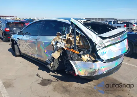 2022 Tesla Model X Plaid Tri Motor All-Wheel Drive z USA, uszkodzony, nr VIN 7SAXCBE68NF331760